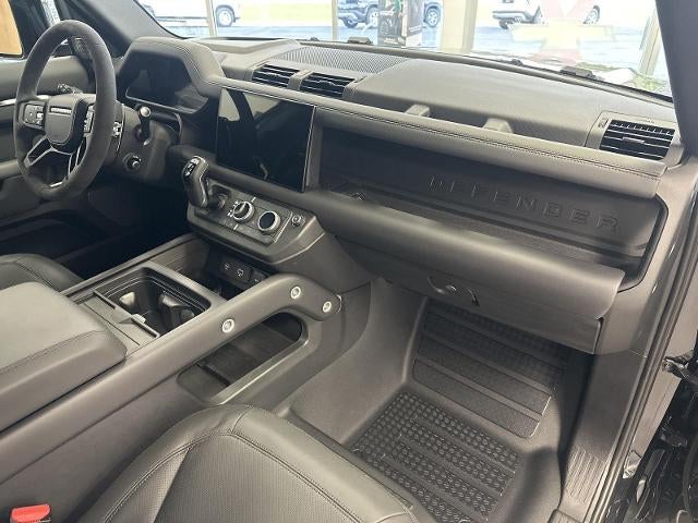 2023 Land Rover Defender V8