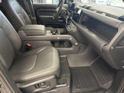 2023 Land Rover Defender V8