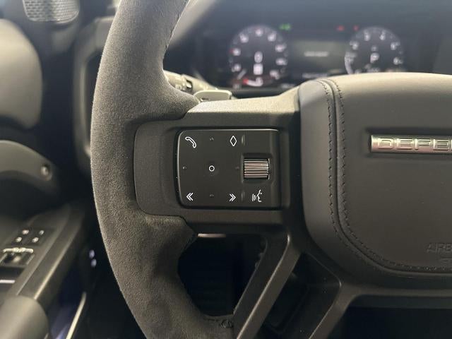 2023 Land Rover Defender V8