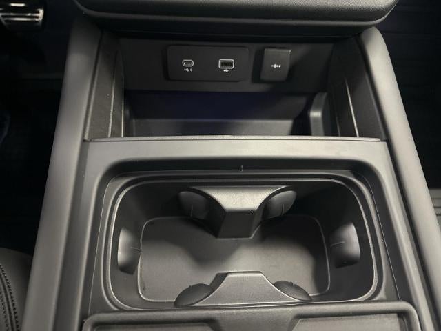 2023 Land Rover Defender V8