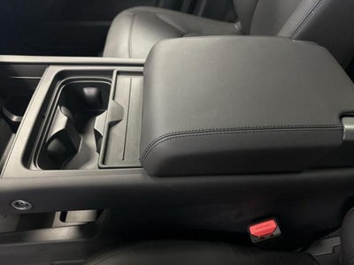 2023 Land Rover Defender V8