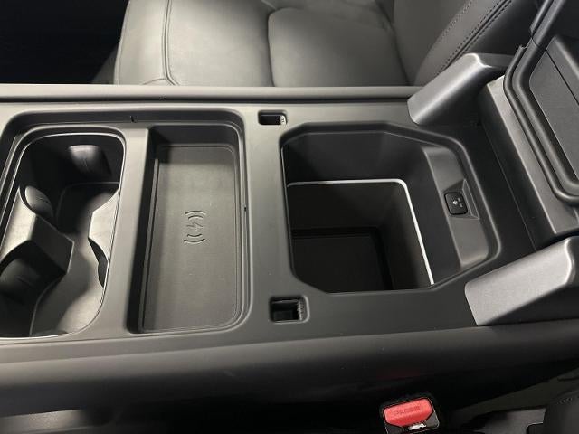 2023 Land Rover Defender V8