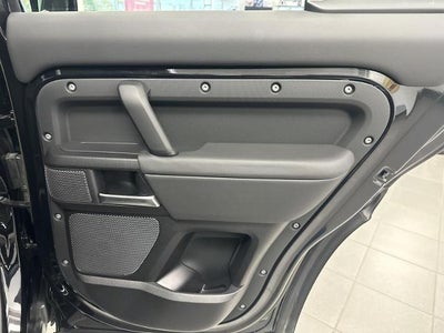 2023 Land Rover Defender V8