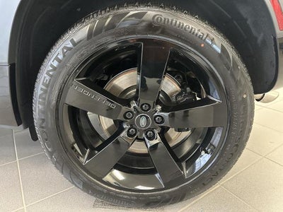 2023 Land Rover Defender V8