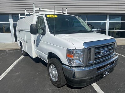 2025 Ford E-Series Cutaway E-350 SRW 138" WB
