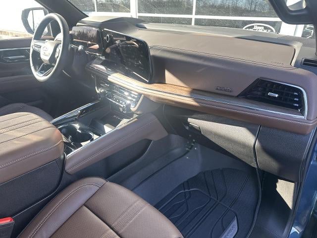 2025 Chevrolet Suburban 4WD High Country