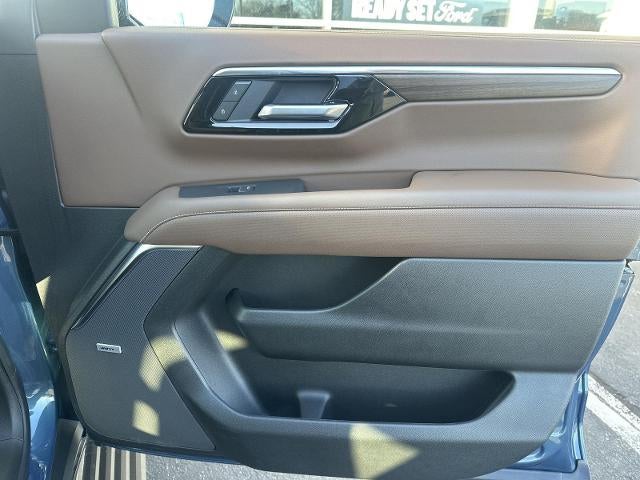 2025 Chevrolet Suburban 4WD High Country