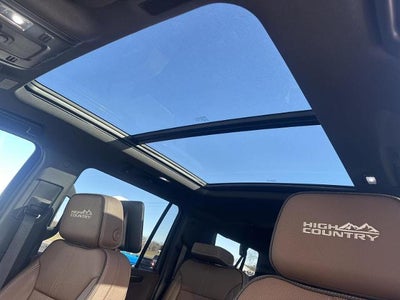 2025 Chevrolet Suburban 4WD High Country