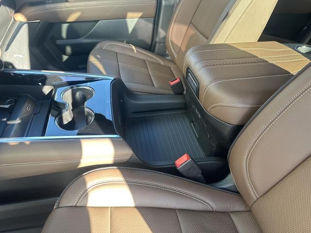 2025 Chevrolet Suburban 4WD High Country