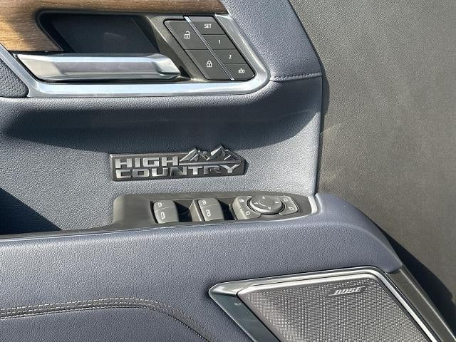 2022 Chevrolet Silverado 1500 Crew Cab Short Box 4-Wheel Drive High Country
