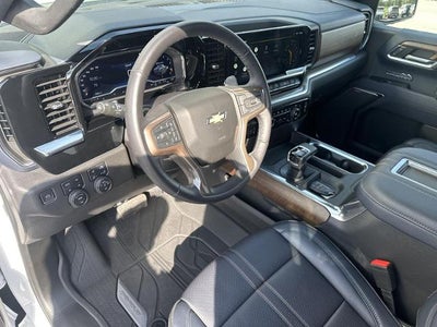 2022 Chevrolet Silverado 1500 Crew Cab Short Box 4-Wheel Drive High Country