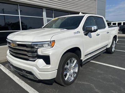 2022 Chevrolet Silverado 1500 Crew Cab Short Box 4-Wheel Drive High Country