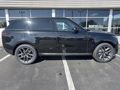 2025 Land Rover Range Rover Sport P360 SE