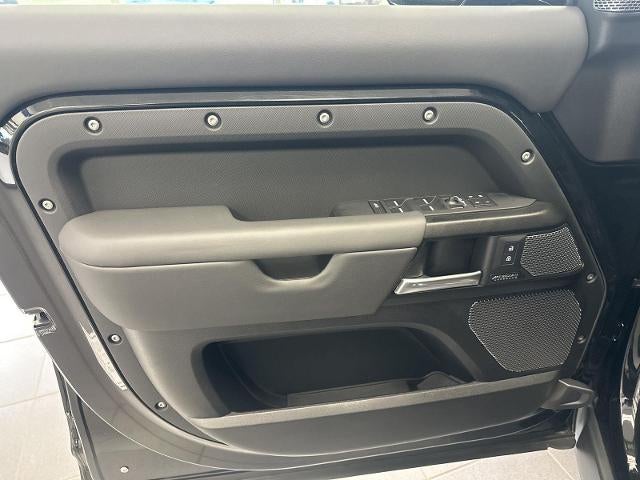2023 Land Rover Defender 110 V8 AWD